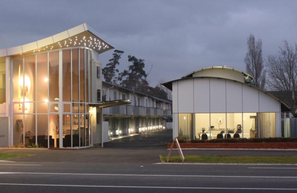 Atrium On Ulster Motel Hamilton Exterior photo